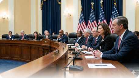 이곳에 관련 이미지 삽입: 미 하원 법사위원회의 회의 장면 또는 소환장 관련 그래픽 자료